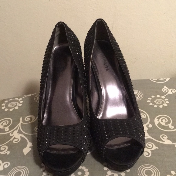 Cute heels for a fun night out, barely used! - Picture 2 of 4